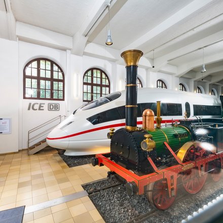 DB-Museum_Adler-und-ICE_cc_DB Museum_Uwe-Niklas